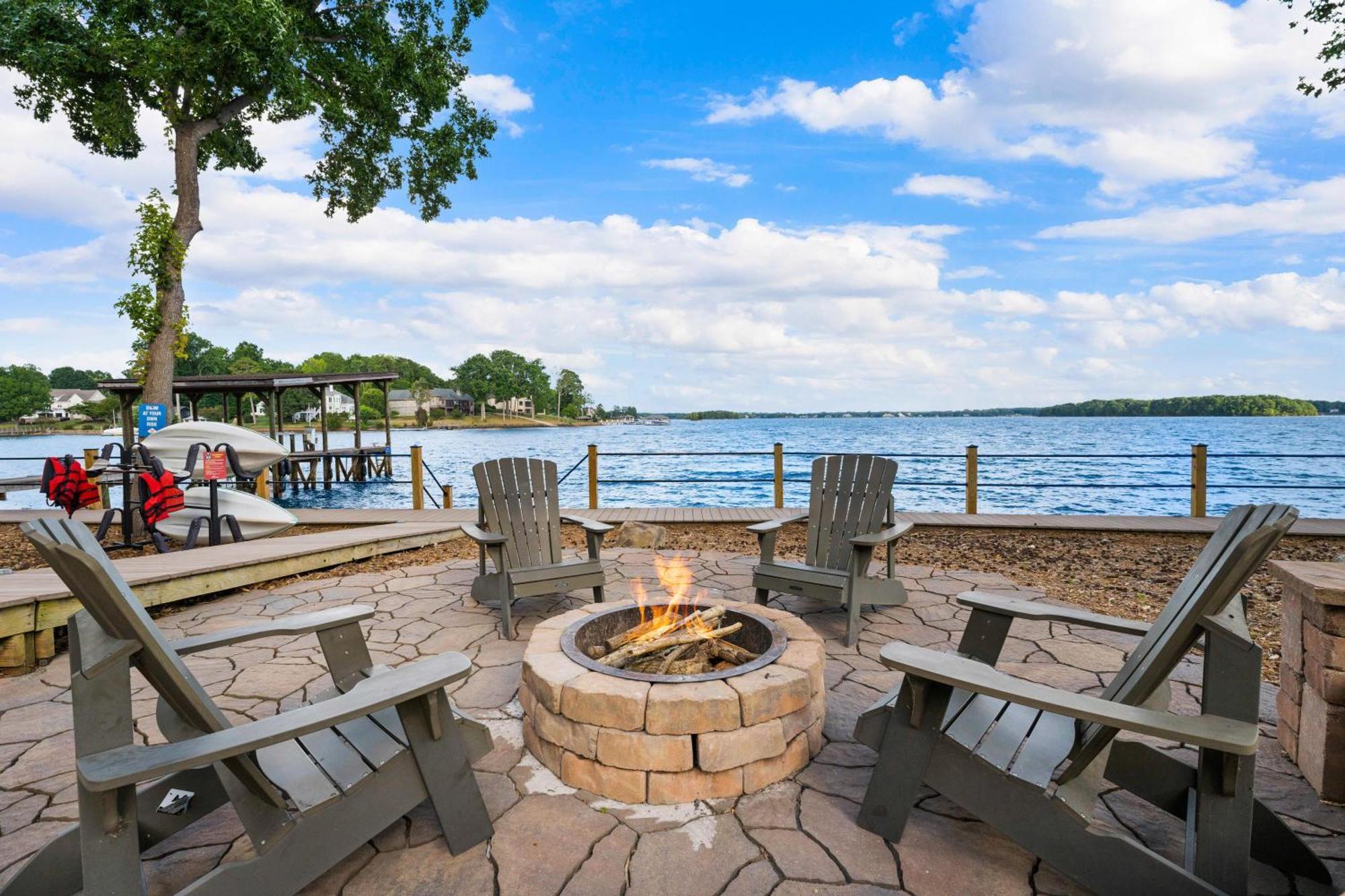 Lake Norman Getaway 무어스빌 외부 사진